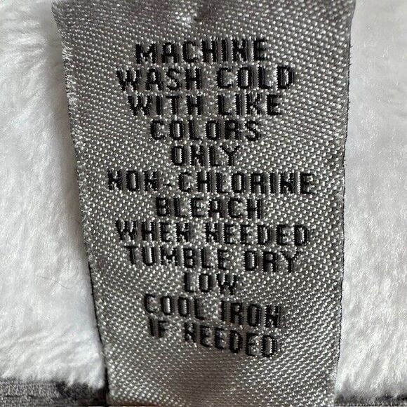 Catherine's Womens Animal Print Blouse 2X Black/Gray Button Up 3/4 Button Sleeve - Picture 7 of 9